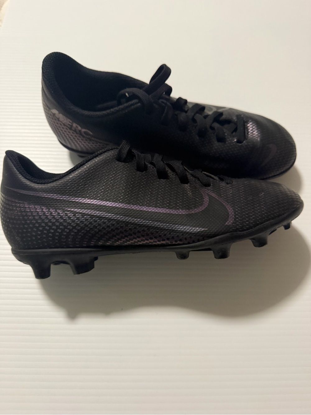 Nike Mercurial Vapor 13 soccer cleats holographic youth 3.5Y